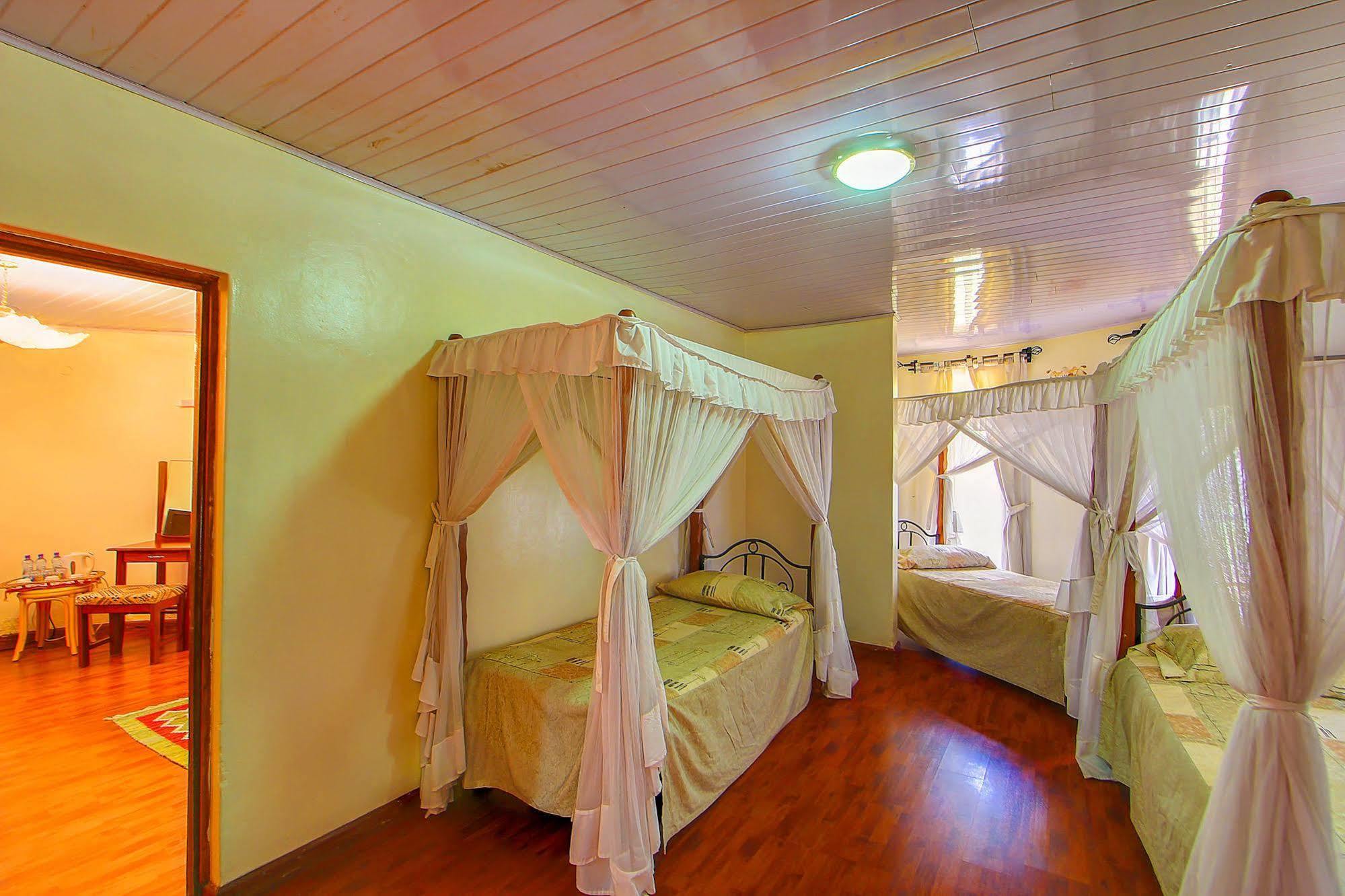Poa Place Resort & Hotel - Where Nature Meets Comfort Eldoret Esterno foto