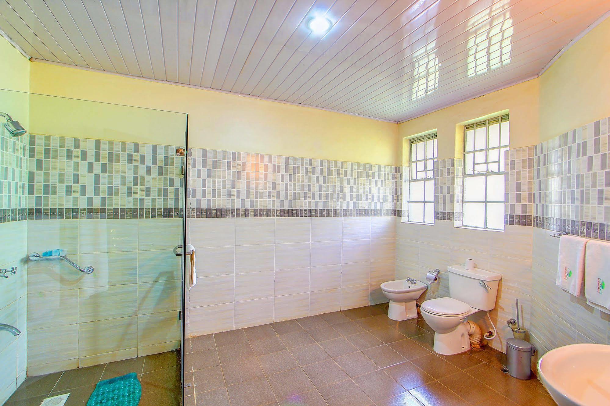 Poa Place Resort & Hotel - Where Nature Meets Comfort Eldoret Esterno foto