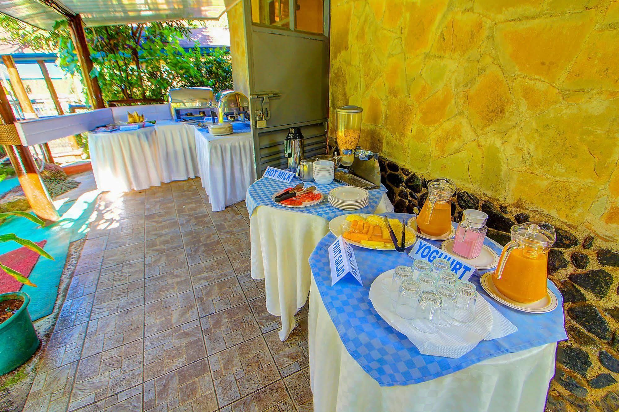 Poa Place Resort & Hotel - Where Nature Meets Comfort Eldoret Esterno foto